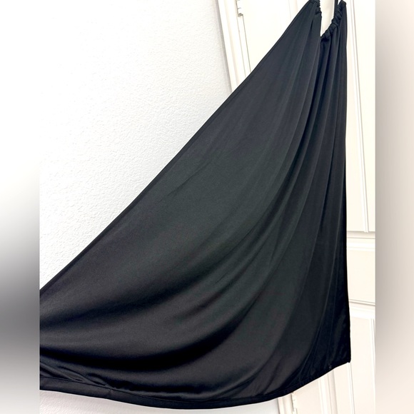 Halloween Black Cape - Picture 2 of 2